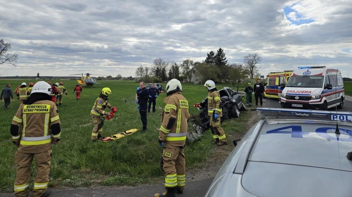 Dramat na drodze wojewódzkiej. Poszkodowanych pięć osób, w tym ciężarna kobieta i dziecko