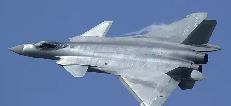 J-20 Chengdu - chiński myśliwiec typu stealth oficjalnie zaczyna służbę