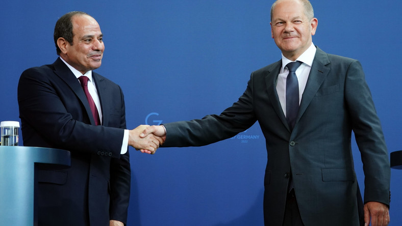 Kanclerz Niemiec Olaf Scholz i prezydent Egiptu Abdel Fattah al-Sisi