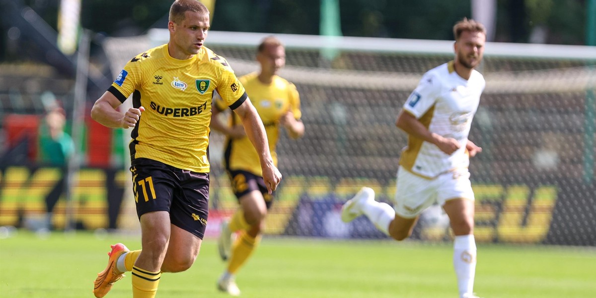 Adrian Błąd (z lewej) siedem lat czekał na powrót GKS-u do Ekstraklasy. Było warto, bo to gol pomocnika dał katowiczanom prowadzenie w meczu z mistrzami Polski.