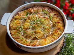 Zapiekanka ziemniaczana Ewy Wachowicz. Najlepsza na szybki obiad