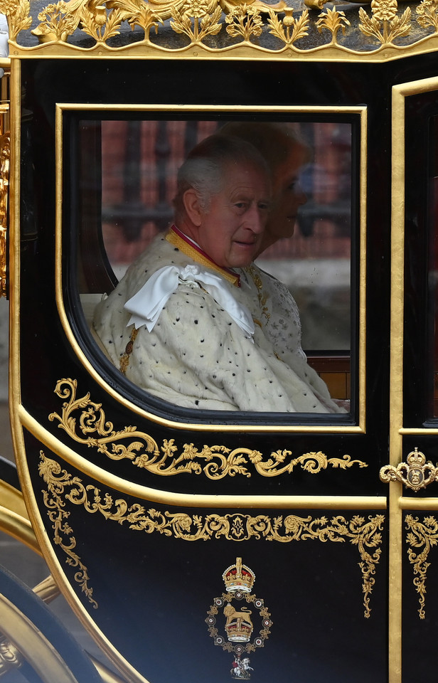 Koronacja Karola III. Król w drodze do opactwa Westminister