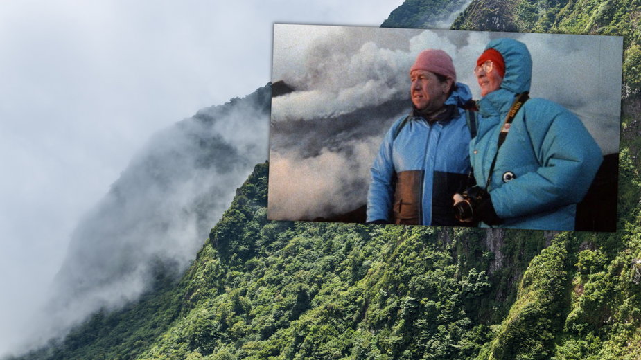Maurice i Katia Krafft na tle wulkanu Unzen w Japonii