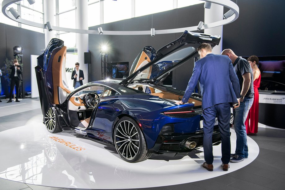 McLaren GT swoją polską premierę miał podczas oficjalnego otwarcia salonu marki w Warszawie, należącego do Auto Fus Group