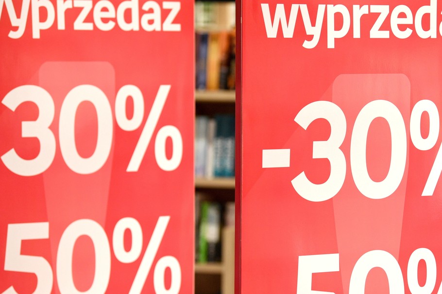 W pierwszej piątce produktów, na które konsumenci będą polować na noworocznych wyprzedażach znalazły się odzież i obuwie