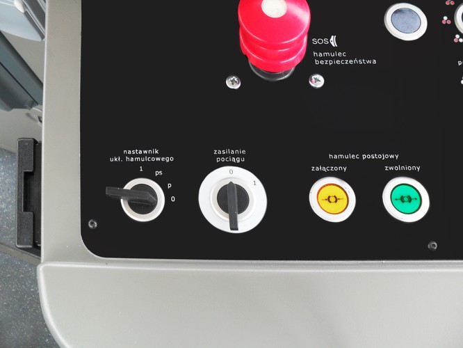 – To już druga generacja modernizacji lokomotyw spalinowych SM42. Zastosowaliśmy w nich sprawdzone rozwiązania techniczne w oparciu o wcześniejsze doświadczenia – twierdzi Maciej Górowski z działu badań i rozwoju w Newagu. Ta giełdowa spółka, której większościowym udziałowcem jest Zbigniew Jakubas, zmodernizowała dotychczas 150 lokomotyw, głównie dla PKP Cargo.