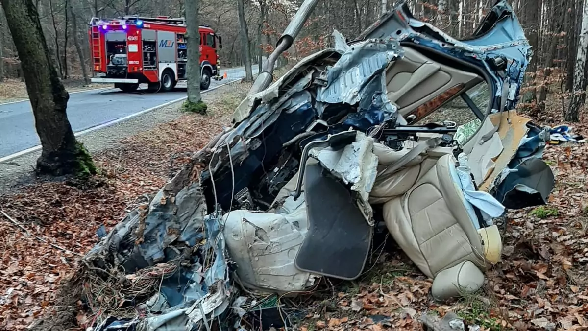 Jaguar zniszczony w tragicznym wypadku pod Świebodzinem