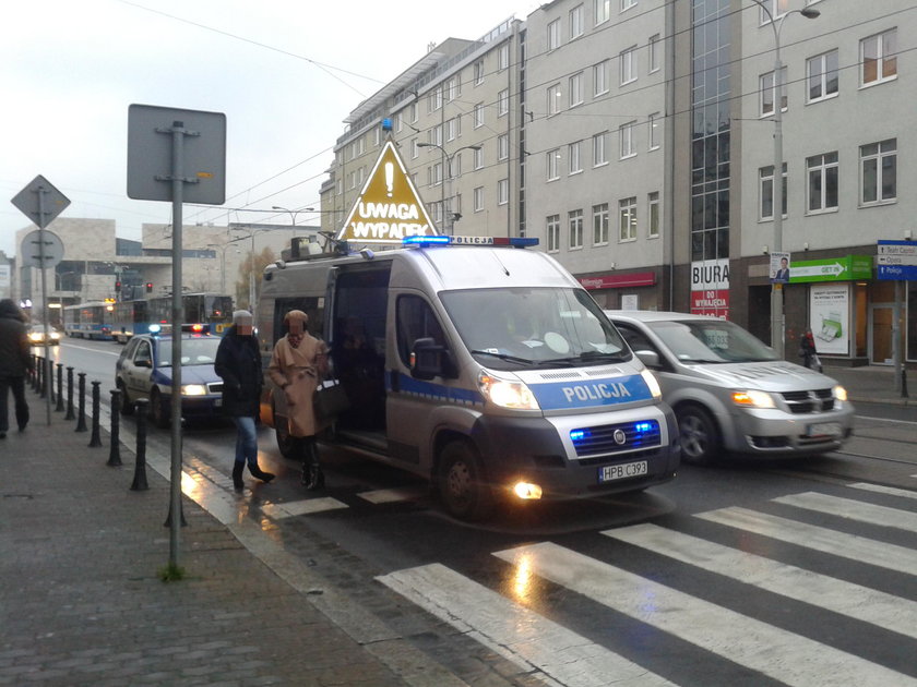 Śmiertelne potrącenie pieszej na skrzyżowaniu ul. Bałuckiego z Piłsudskiego we Wrocławiu