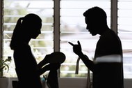 Mężczyźni często przeceniają swój wkład w wykonywanie obowiązków domowych