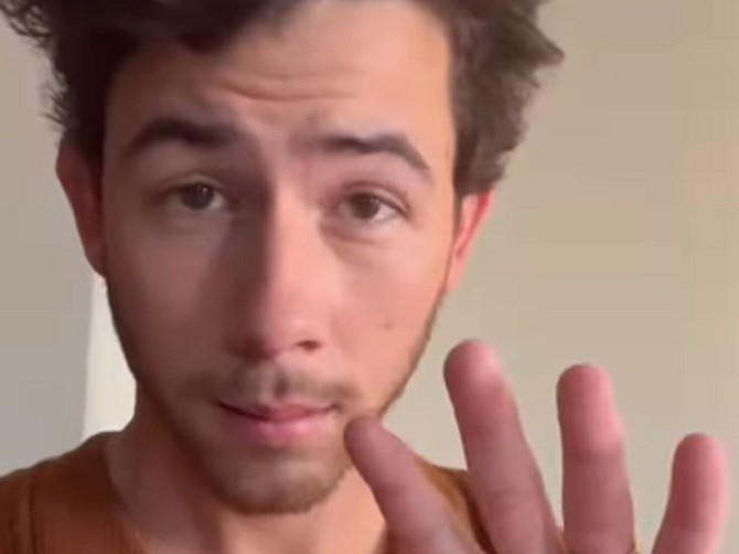Nik Džonas otkrio koji znaci su najavili da boluje od dijabetesa  foto: Instagram/nickjonas