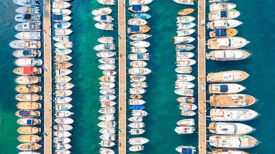 Neke „dadilje milionera“ su se zatekle na luksuznim jahtama | Foto: Marco Bottigelli via Getty Images