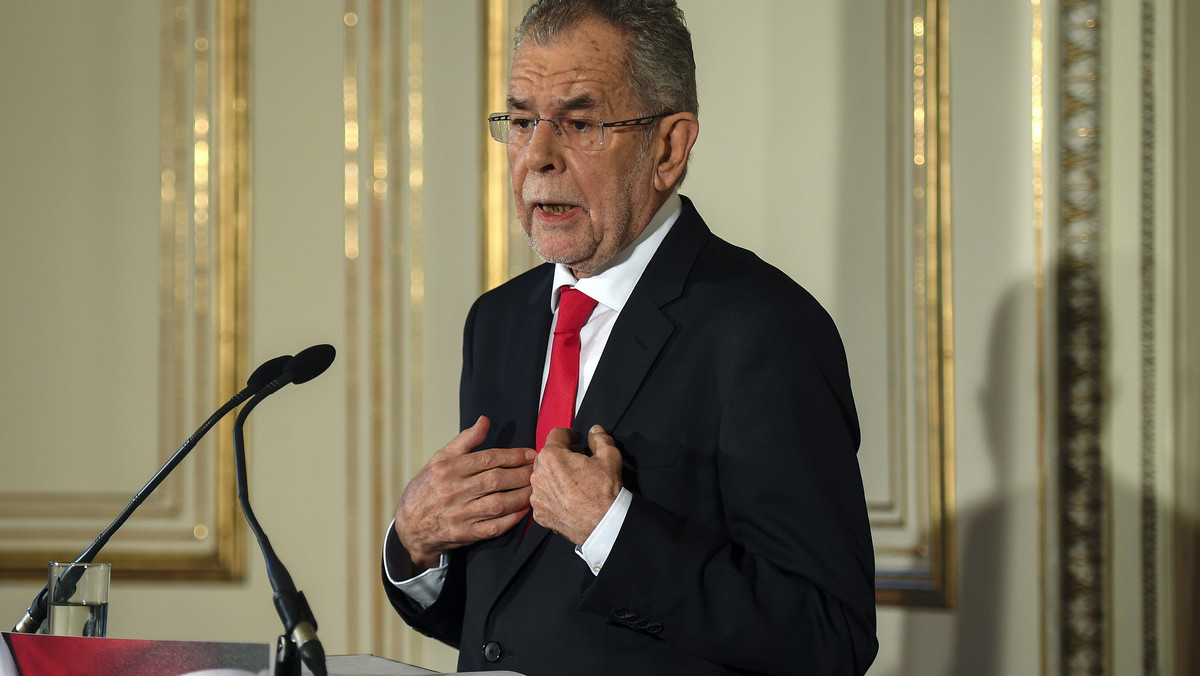 72-letni niezależny kandydat Alexander Van der Bellen wygrał wybory prezydenckie w Austrii, zdobywając 53,8 proc. głosów. Ostateczny wynik, uwzględniający także głosy oddane pocztą, podał dziś minister spraw wewnętrznych Austrii Wolfgang Sobotka.