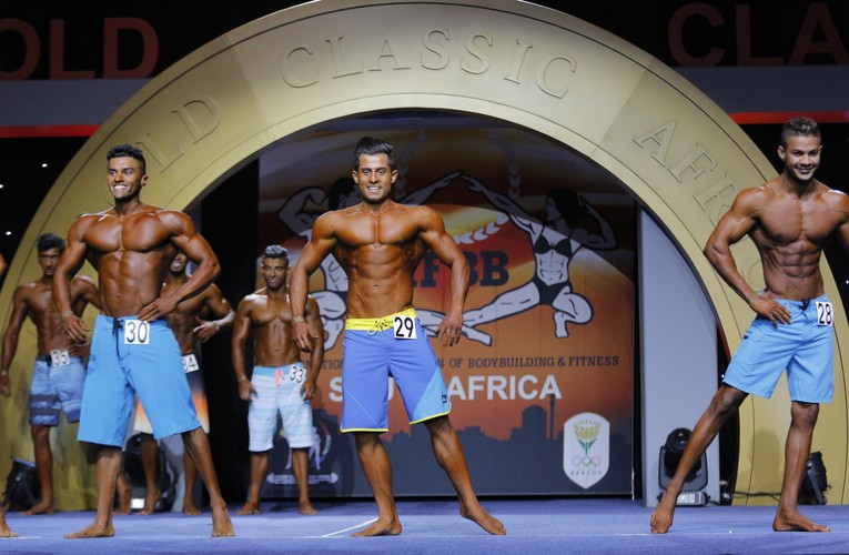 Żeby mieć taką 'rzeźbę' trzeba dbać o formę przez cały rok