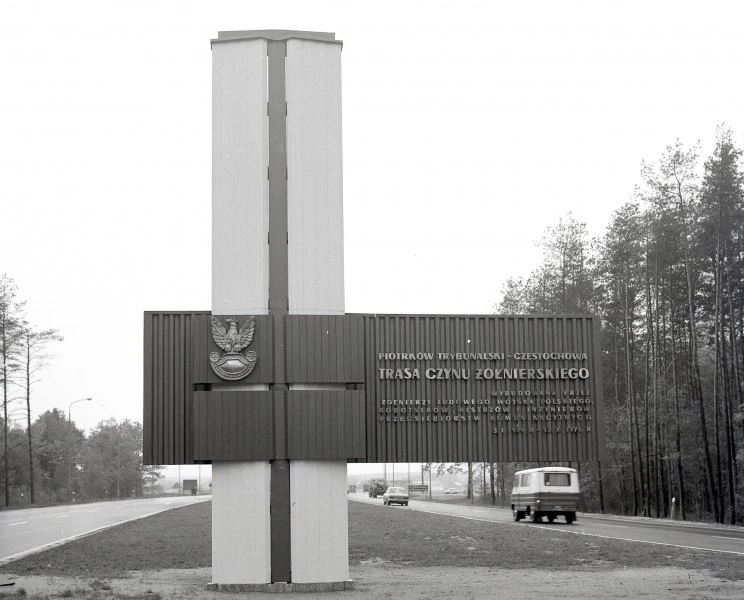 Trasa katowicka – pomnik czynu żołnierskiego na wysokości Piotrkowa