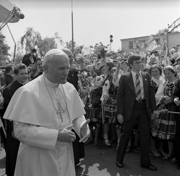 Papież Jan Paweł II w czasie pierwszej pielgrzymki do Polski w 1979 r.