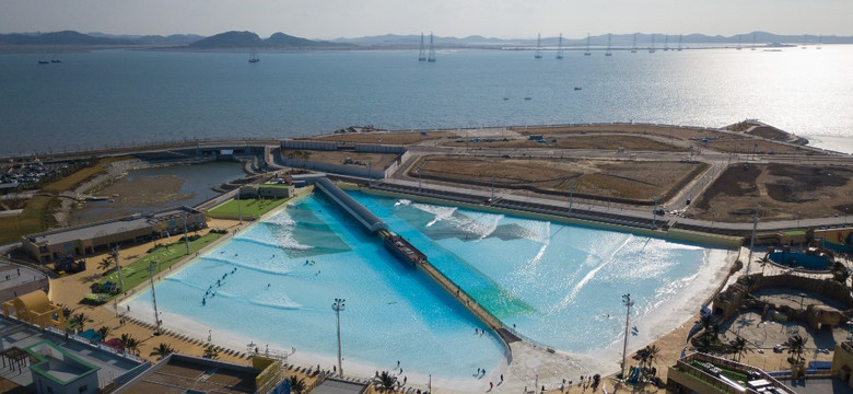 Największy na świecie basen ze sztucznymi falami otwarty w Korei