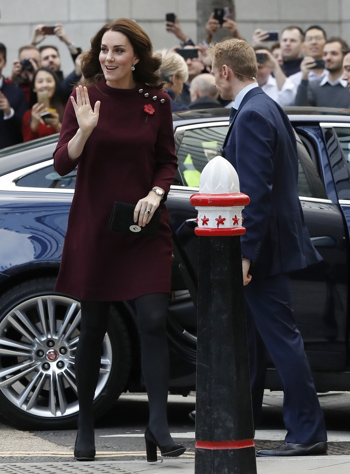 Księżna Kate Middleton eksponuje ciążowe krągłości