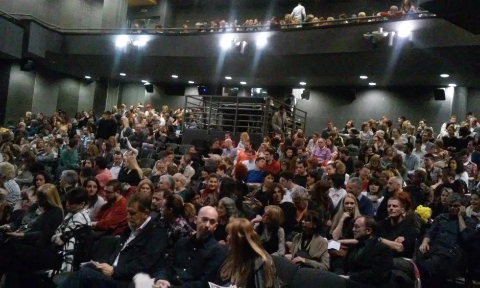 Velika sala nije bila dovoljno velika za premijerno izvođenje predstave