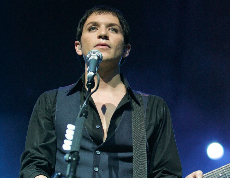 Brian Molko nie lubi liczb. Nie poszedł w ślady ojca-bankiera, nie przywiązuje wagi do notowań najlepiej sprzedających się płyt, nie sprawdza, ile świeczek jest na jego torcie