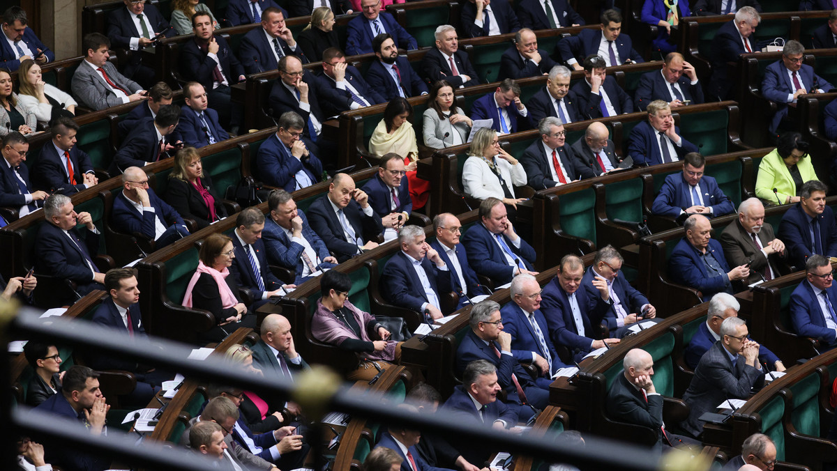 Projekt zmian w konstytucji. Sejm powołał komisję nadzwyczajną