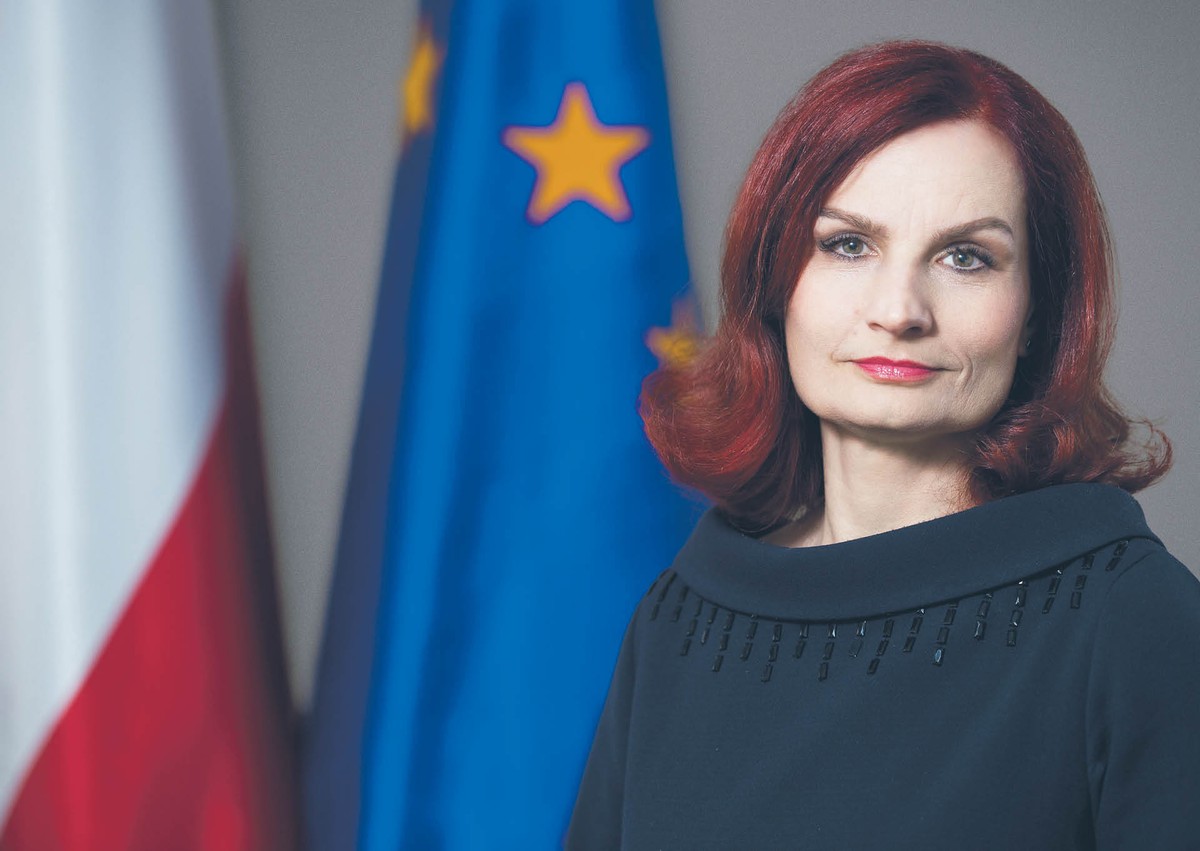 Magdalena Pietrzak, szefowa Krajowego Biura Wyborczego zapowiada ogłoszenie wyników wyborów do Parlamentu Europejskiego 2024
