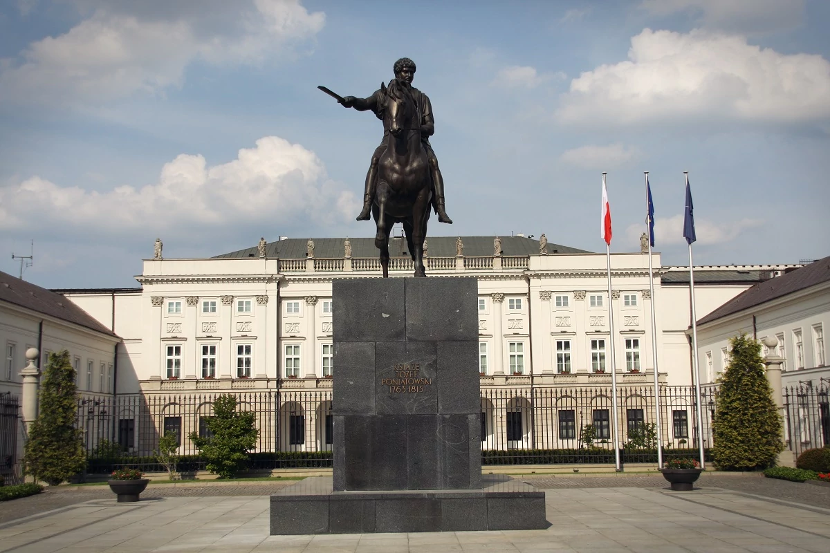  Wybory prezydenckie. Trzaskowski pokonałby każdego polityka PiS SONDAŻ