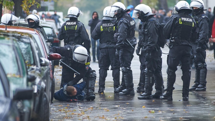 Zamieszki w Łodzi. Policja zatrzymała 24 osoby