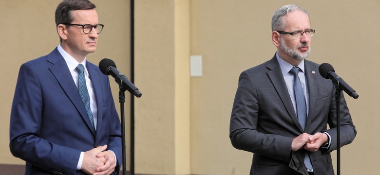 Koronawirus. 30 tys. zł kary i nawet 30 dni kwarantanny. Tego chce rząd