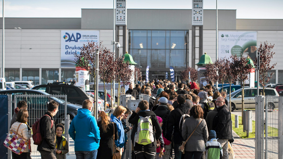 Niemal 60 tys. osób odwiedziło w ciągu czterech dni 18. Targi Książki w Krakowie. To rekord w historii imprezy, która po raz pierwszy odbywała się w międzynarodowej formule i w nowym miejscu – hali EXPO Kraków.
