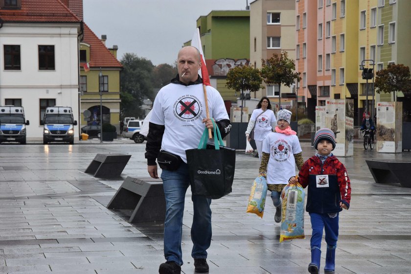 Uważają, że pandemii nie ma i protestują. Szokujące obrazki z Polski