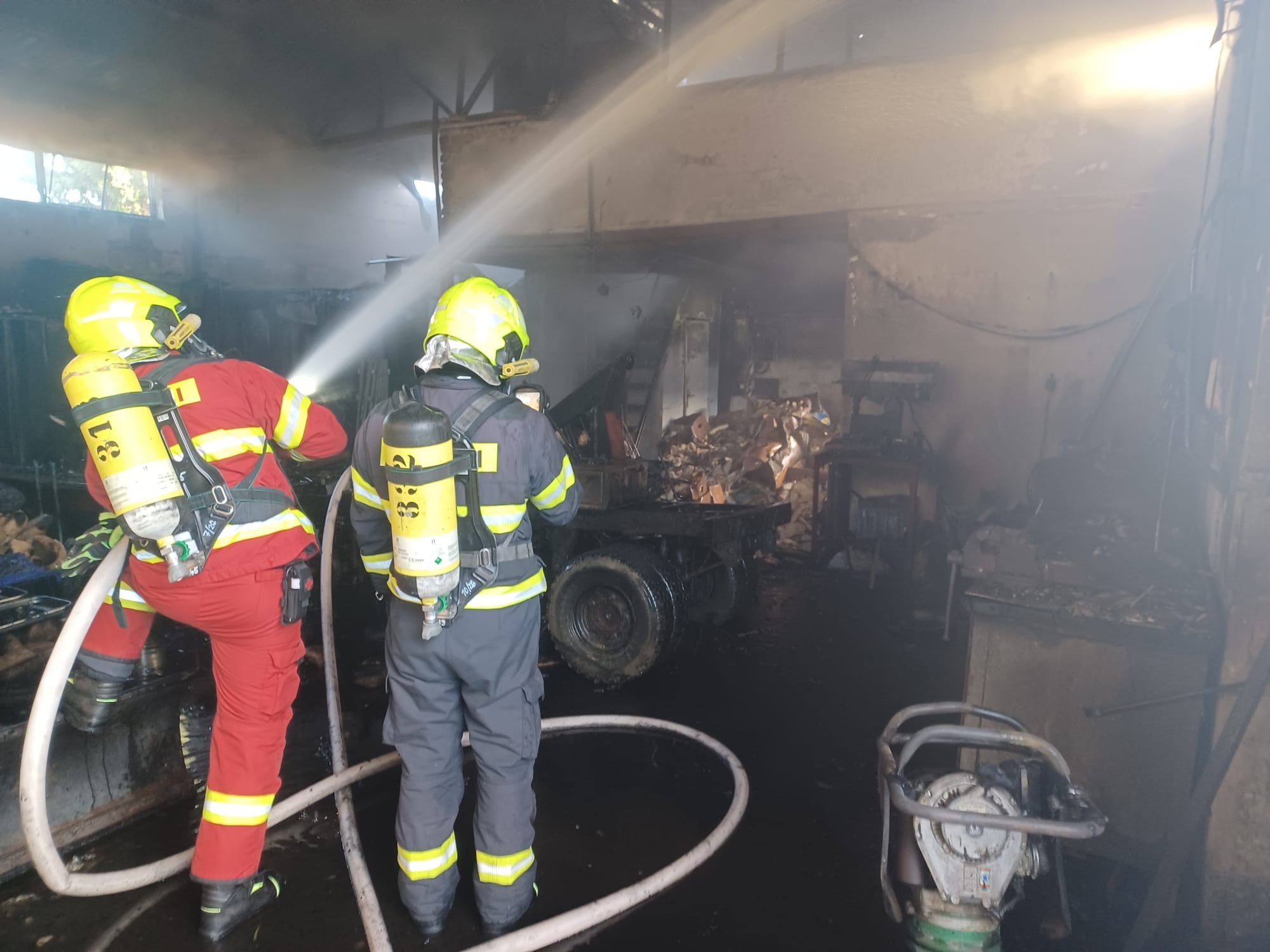 Požiar v autoservise v bratislavskej Vrakuni spôsobil škodu za 20-tisíc eur.