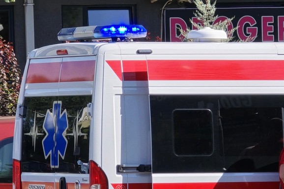 RADNIK PAO SA PET METARA VISINE NA NOVOM BEOGADU Hitno prevezen u bolnicu, ima višestruke prelome