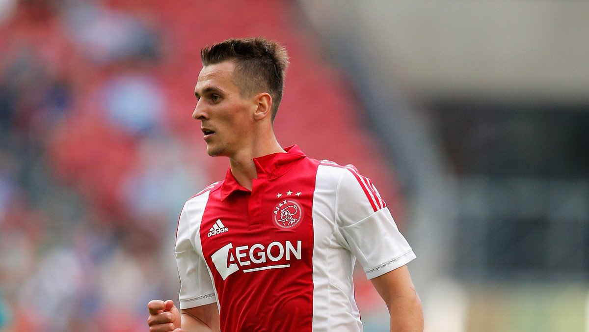 Jak twierdzą holenderskie media, Ajax Amsterdam jest zdeterminowany, by wykupić z Bayeru Leverkusen Arkadiusza Milika. Za polskiego napastnika trzeba będzie zapłacić ok. trzech milionów euro.