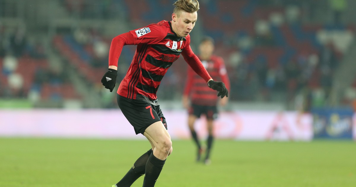 Szymon Żurkowski piłkarzem ACF Fiorentina Piłka nożna