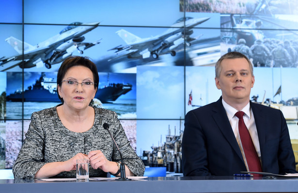 Ewa Kopacz i Tomasz Siemoniak podczas wspólnej konferencji prasowej