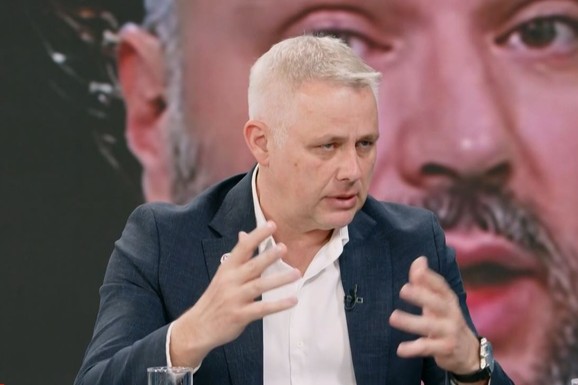 "VAŽNO JE DA DEČAK UBICA OSTANE ŽIV I DA DOBIJEMO EPILOG" Jurić o najnovijim detaljima sa suđenja Kecmanovićima: "Niko neće biti zadovoljan..."