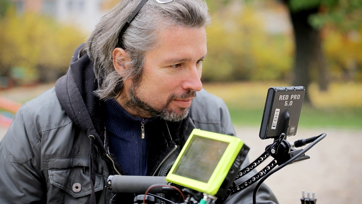 Adam Bajerski to jeden z najbardziej cenionych operatorów w Polsce.„Karuzela”, najnowszy film autora zdjęć do „Sztuczek” i „Imagine”, wejdzie na ekrany kin już 23 maja.