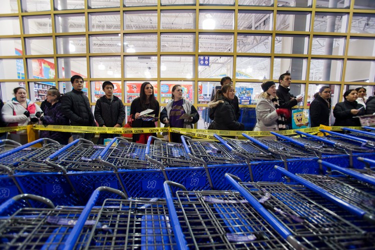 Czarny piątek - szał wyprzedaży w USA