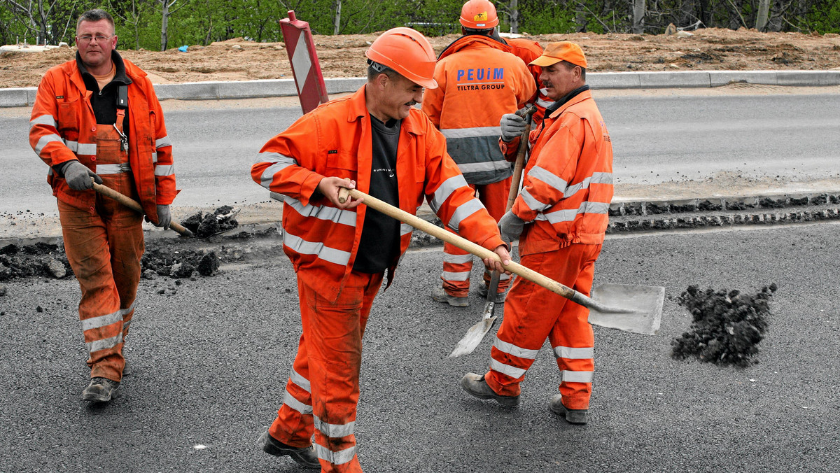 Ruszyła przebudowa drogi nr 678 na trasie z Białegostoku do Kleosina. Ma być bezpieczniej - informuje Radio Białystok.