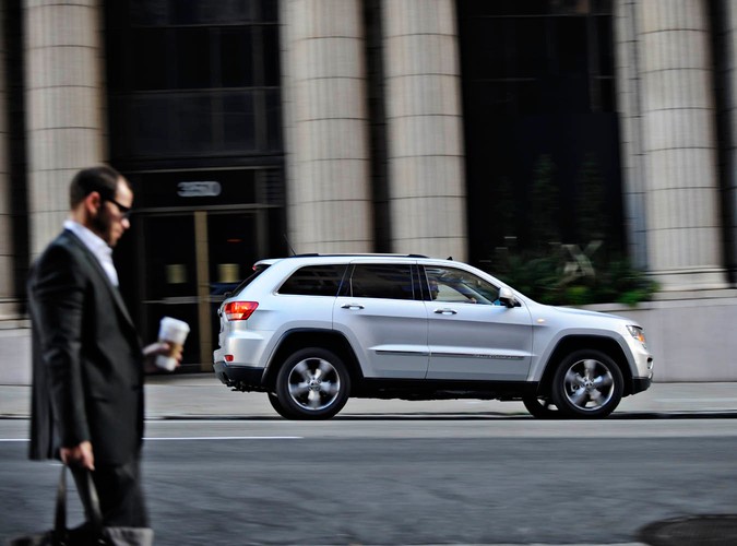 Jeep to ikona samochodów 4x4. Teraz słynna marka nabiera sił pod skrzydłami Fiata. W Polsce pojawiły się właśnie nowości amerykańskiej legendy bezdroży - oto Jeep Wrangler Unlimited i Jeep Grand Cherokee...