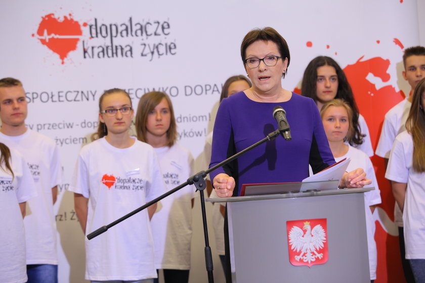 Chłopiec zasłabł. Kopacz rzuciła się z ratunkiem 