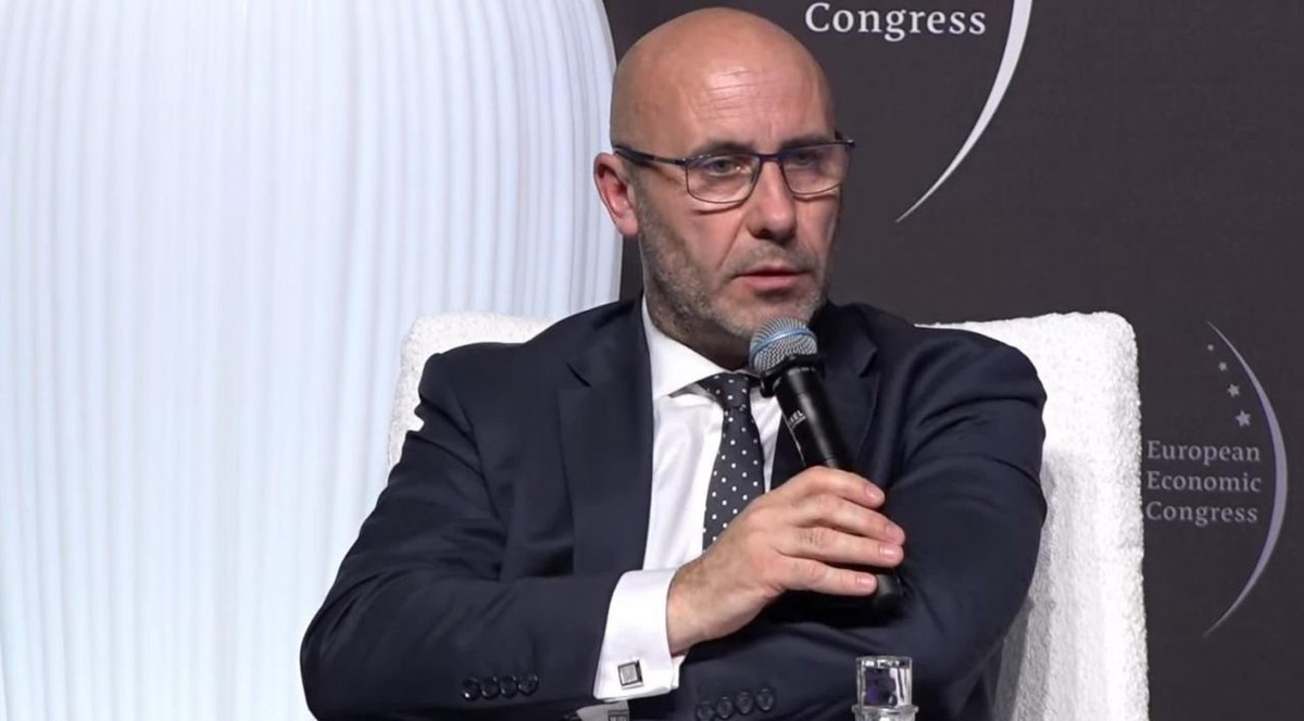 Prezes Grupy Azoty Adam Leszkiewicz złożył dziś dymisję ze swojej funkcji. I od razu został prezesem Polskiej Grupy Zbrojeniowej