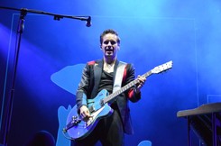 Krzysztof Zalewski sam na wszystkich instrumentach gra 'Początek' i zaprasza na koncerty [WIDEO]