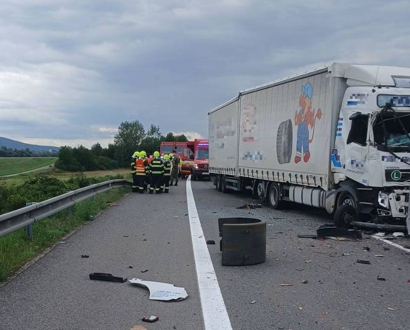V Trenčianskom kraji došlo k vážnej nehode. 