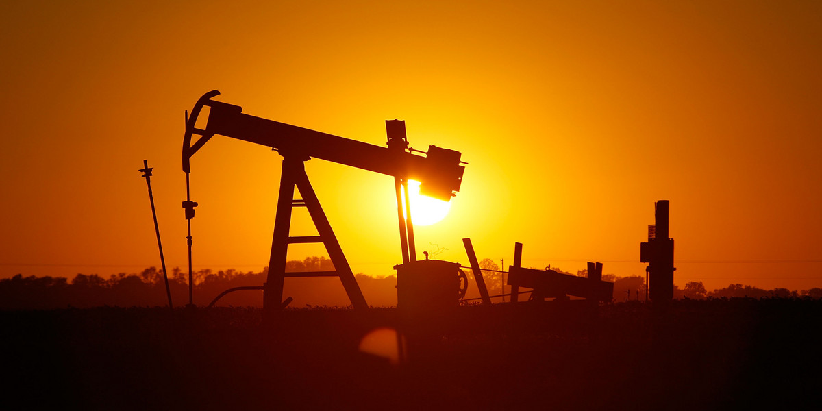 Informacje z kartelu OPEC i wyniki wyborów we Francji to impuls wzrostowy na rynku ropy naftowej