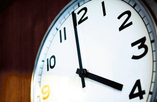 Polska: otwarte od 8 do 16. Niemoc rozlewa się na cały system