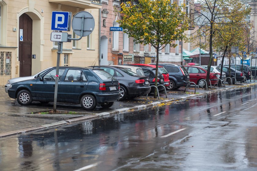 Zabiorą miejsca parkingowe na ul. Długiej