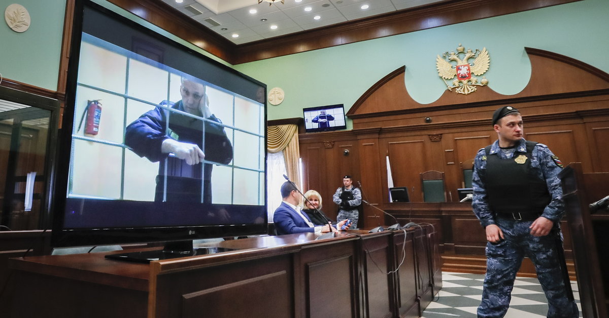Apelul lui Navalny a fost respins.  Expozanții nu rostesc cuvinte.  „Îți disprețuiesc judecata”