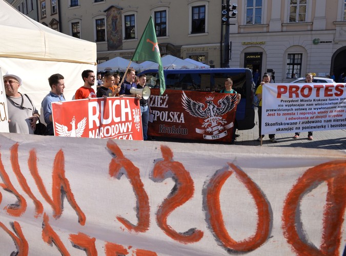 Narodowcy kontra Justyna Kowalczyk. Protestowali przed jej namiotem