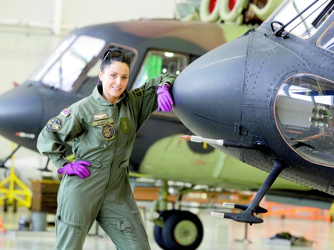 137791_anja-krneta-vojni-pilot-100217-ras-foto-vesan-lalic-10